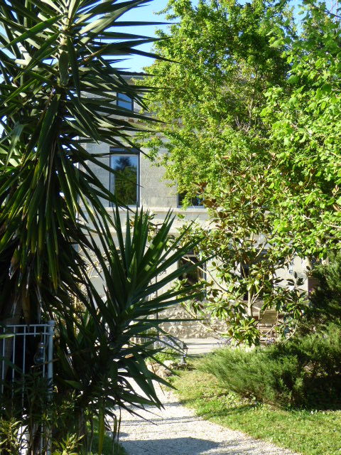 Le Coeur des Vignes au fond du jardin