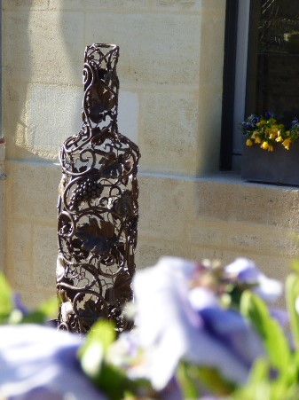 Bouteille sculptée au Coeur des Vignes Pauillac